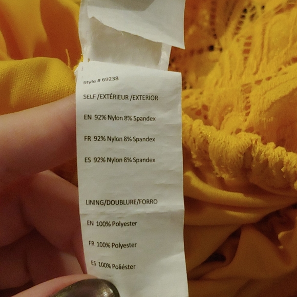 Off-shoulder crop top - Picture 6 of 6